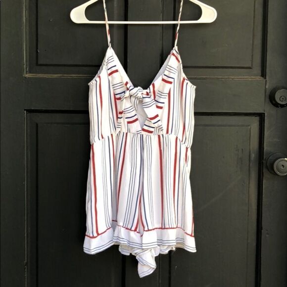 Tularosa Amelia Striped Shorts‎ Romper - Picture 5 of 8